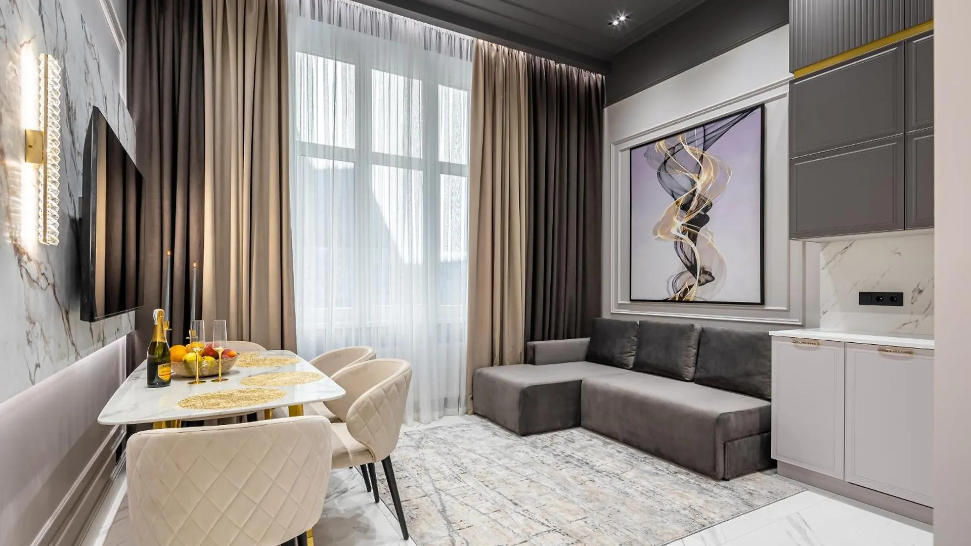 Royal Apart On Fredra 4 Lviv Apartman
